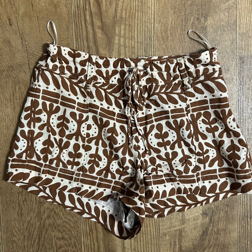 ZARA brown and white print shorts